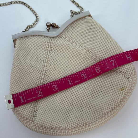 Vintage Goldco Beaded Bag Chain Strap Kiss Lock Ivory White Lucite Detail READ - Picture 14 of 15